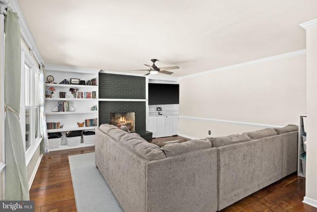 105 CHINABERRY DR, Fredericksburg, VA 22407