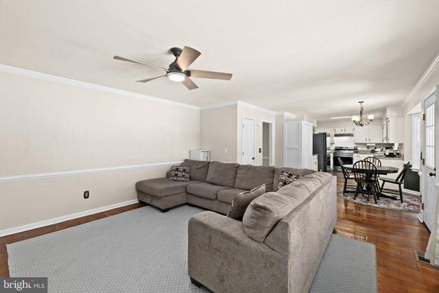 105 CHINABERRY DR, Fredericksburg, VA 22407