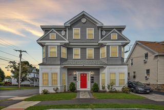 127 Marblehead St A, North Andover, MA 01845