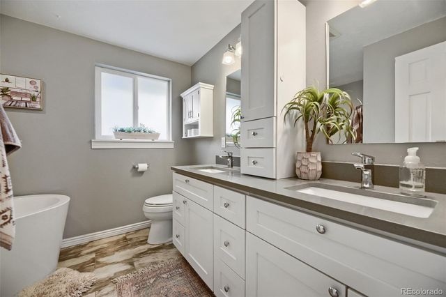 5810 S Julian Street, Littleton, CO 80123