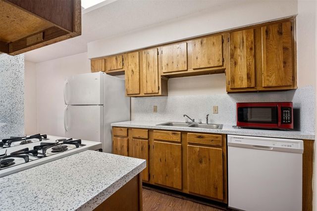 200 Concho ST B, Lockhart, TX 78644