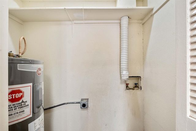 200 Concho ST B, Lockhart, TX 78644