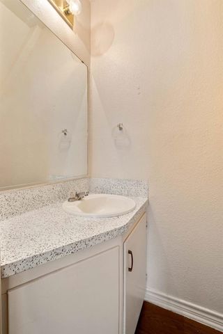 200 Concho ST B, Lockhart, TX 78644