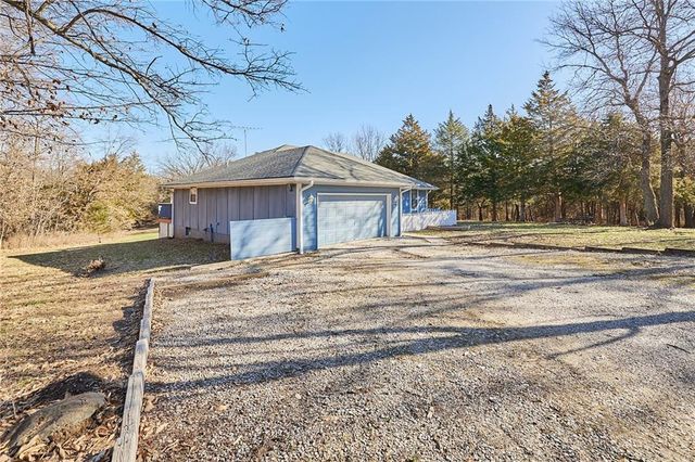 3253 Concord Church Road, Bates City, MO 64011