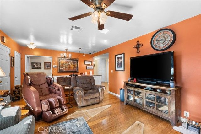 1335 W Ivyton, Lancaster, CA 93534