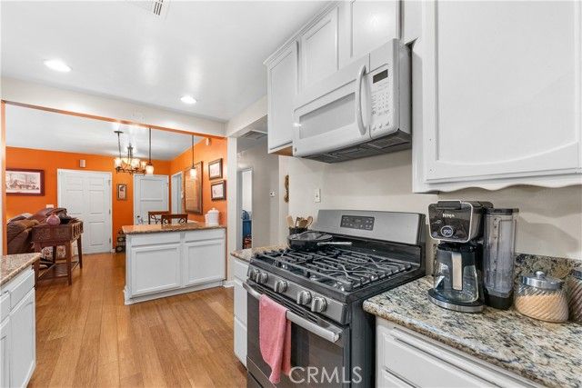 1335 W Ivyton, Lancaster, CA 93534