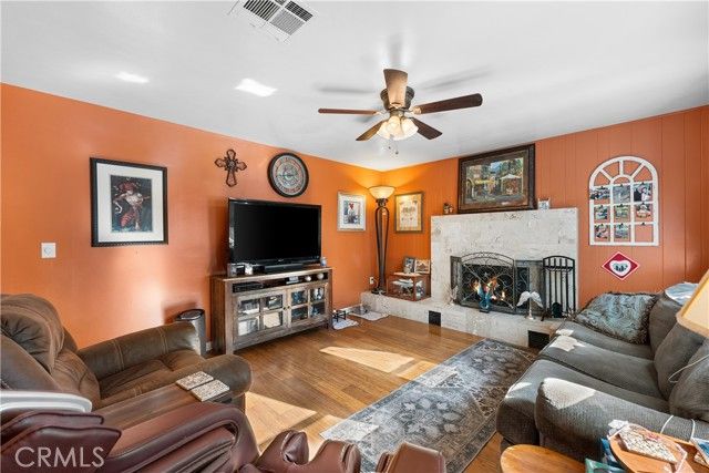 1335 W Ivyton, Lancaster, CA 93534