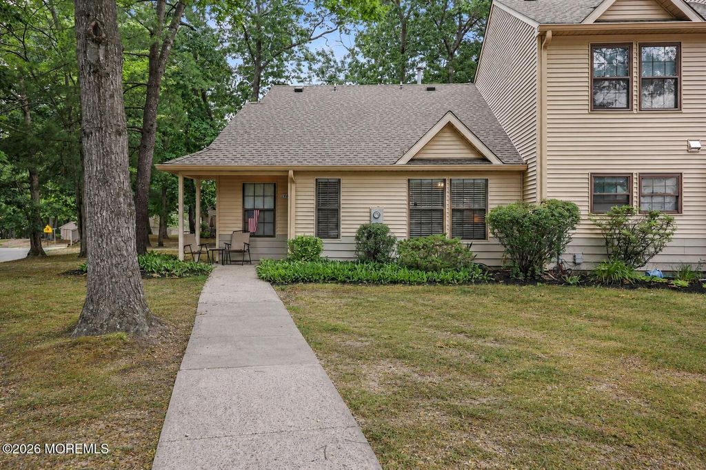 1900 Lilly Lane, Jackson, NJ 08527