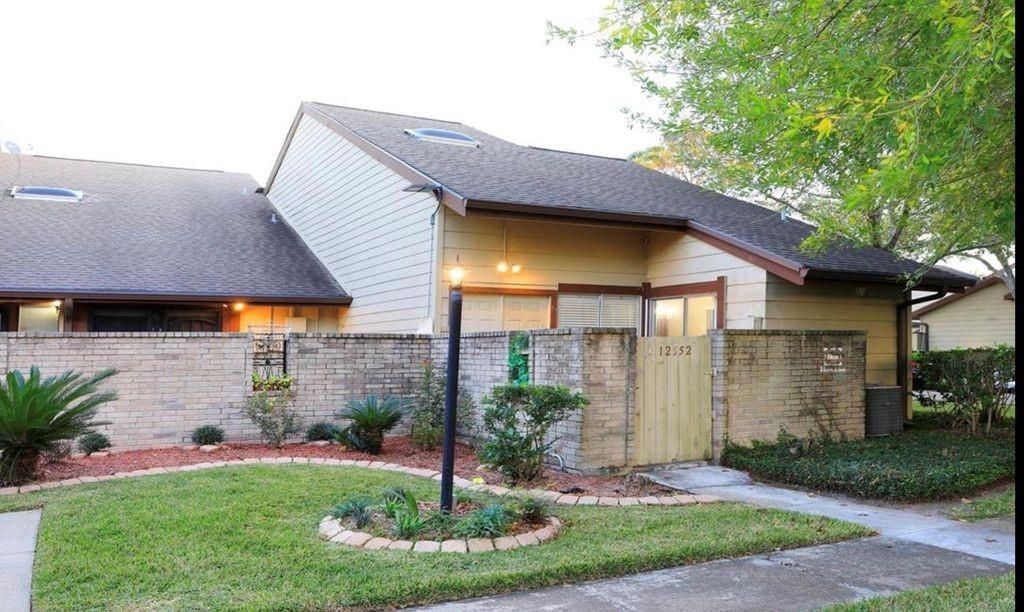 12552 Newbrook Drive, Houston, TX 77072