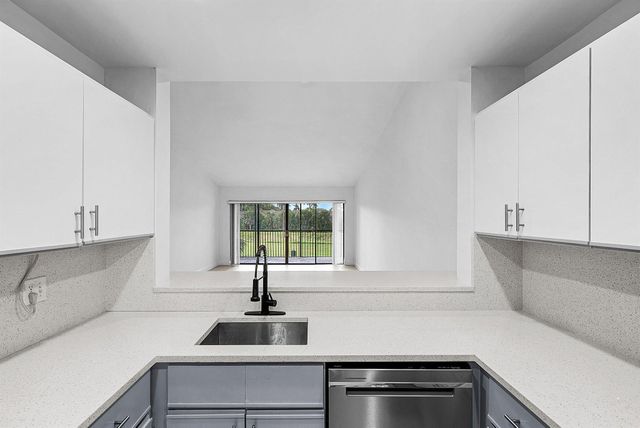 5054 Golfview Court 1525, Delray Beach, FL 33484