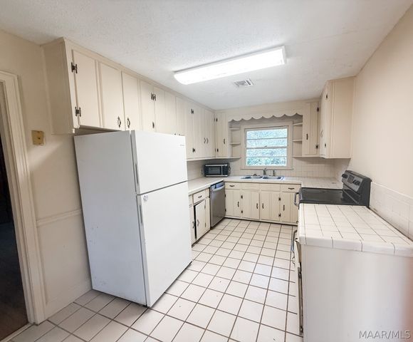 3543 Dalraida Court, Montgomery, AL 36109