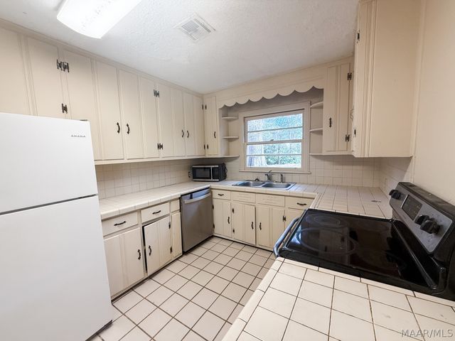 3543 Dalraida Court, Montgomery, AL 36109