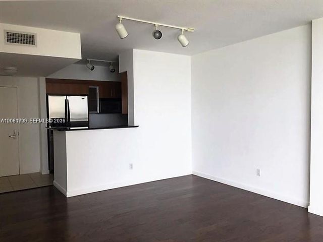 335 S Biscayne Boulevard 1810, Miami, FL 33131