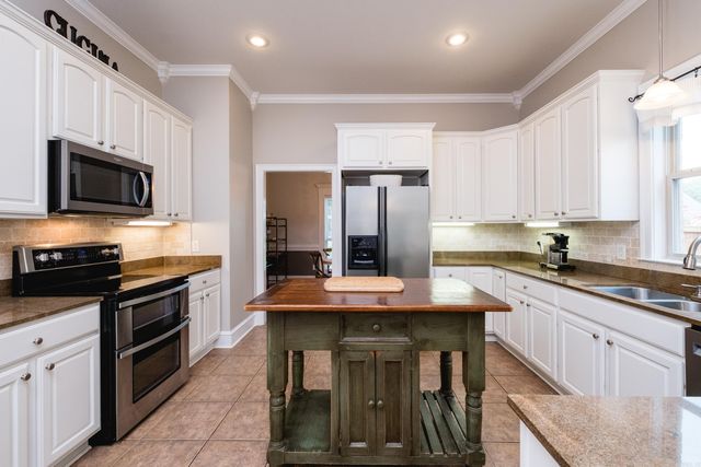 12425 Brodie Creek Trail, Little Rock, AR 72211