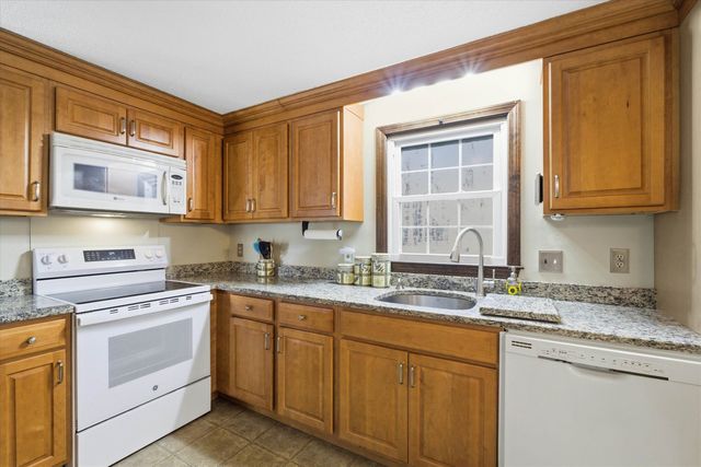 11 Park Street, Windham, NH 03087