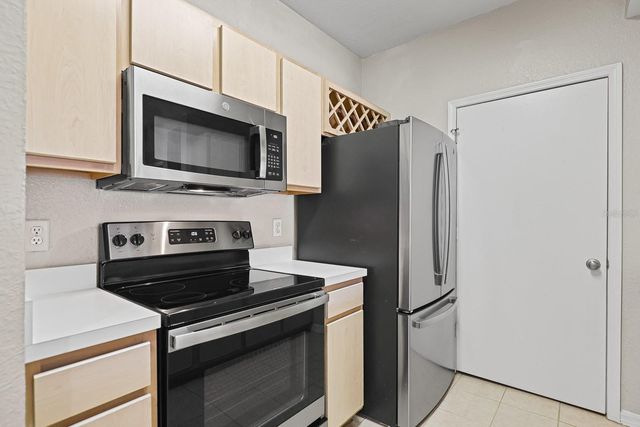 8513 LUCUYA WAY 209, Temple Terrace, FL 33637