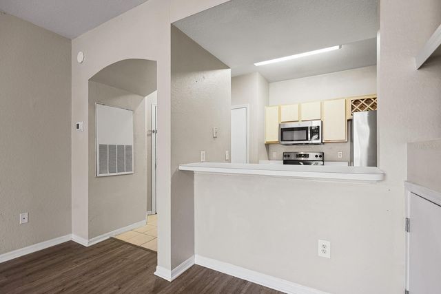 8513 LUCUYA WAY 209, Temple Terrace, FL 33637