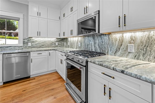 709 Keowee Bay Circle, Salem, SC 29676