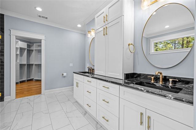 709 Keowee Bay Circle, Salem, SC 29676