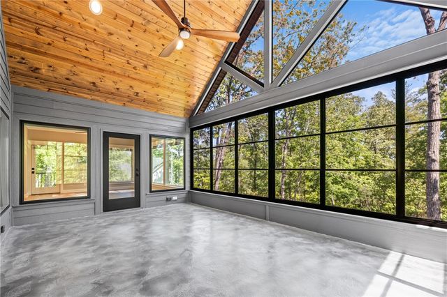 709 Keowee Bay Circle, Salem, SC 29676