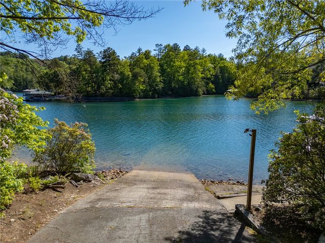 709 Keowee Bay Circle, Salem, SC 29676