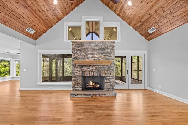 709 Keowee Bay Circle, Salem, SC 29676