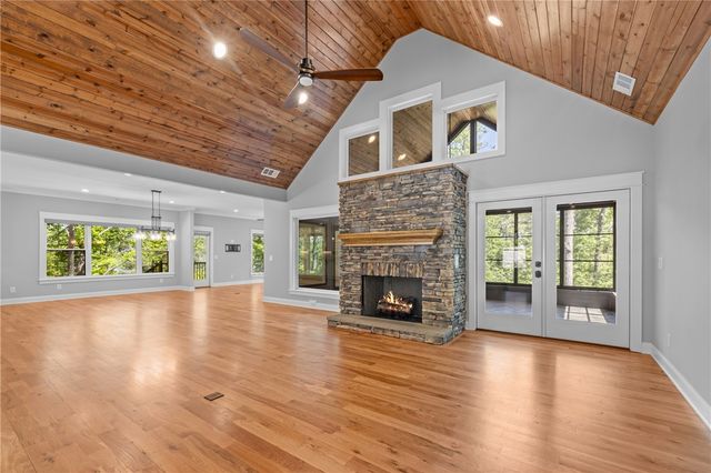709 Keowee Bay Circle, Salem, SC 29676