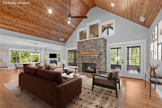 709 Keowee Bay Circle, Salem, SC 29676