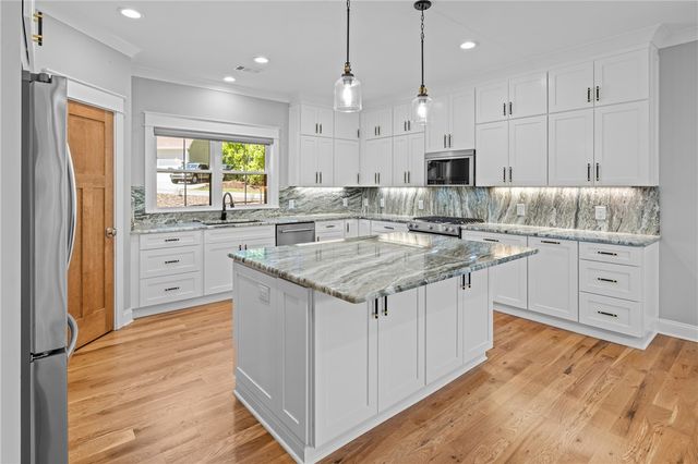 709 Keowee Bay Circle, Salem, SC 29676