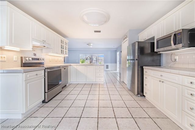 322 W Peabody Circle, Avon Park, FL 33825