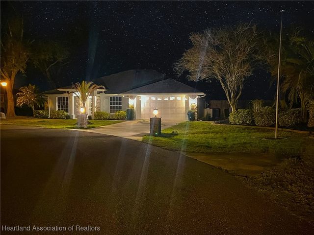 322 W Peabody Circle, Avon Park, FL 33825