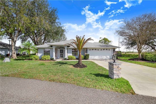 322 W Peabody Circle, Avon Park, FL 33825