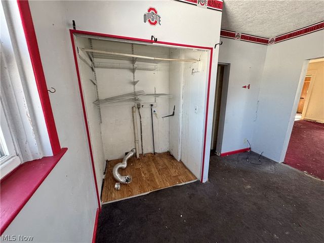 27 Wilson Avenue, Niles, OH 44446