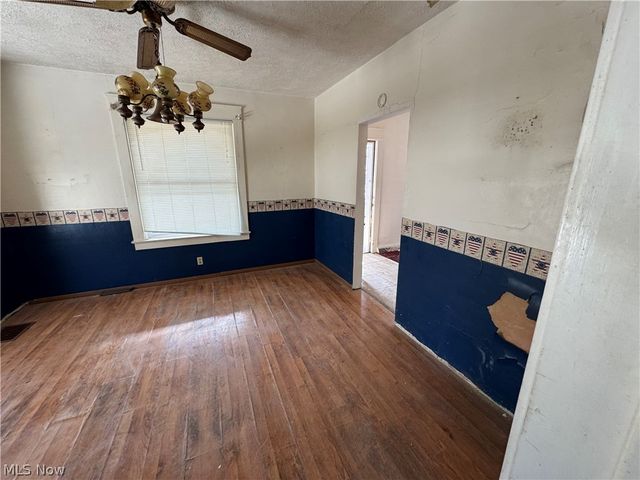 27 Wilson Avenue, Niles, OH 44446