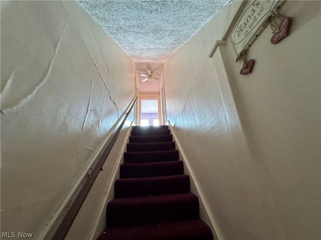 27 Wilson Avenue, Niles, OH 44446