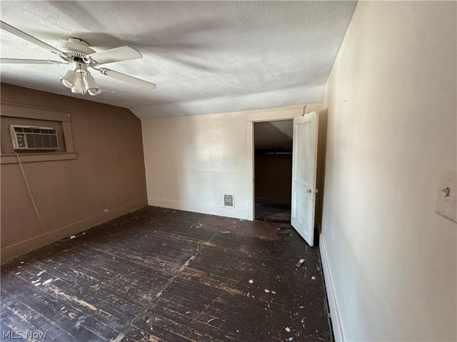 27 Wilson Avenue, Niles, OH 44446