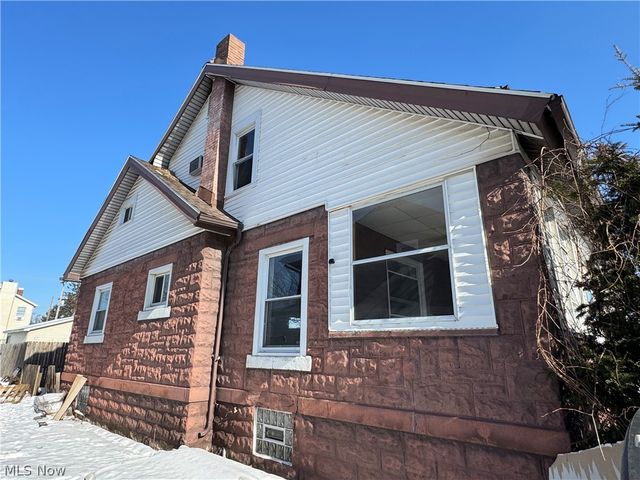 27 Wilson Avenue, Niles, OH 44446