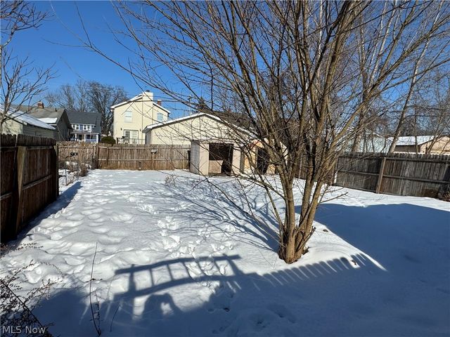 27 Wilson Avenue, Niles, OH 44446