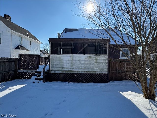 27 Wilson Avenue, Niles, OH 44446