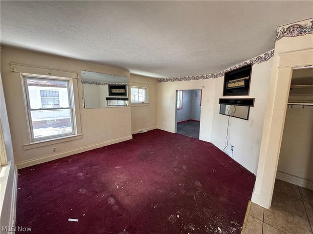 27 Wilson Avenue, Niles, OH 44446