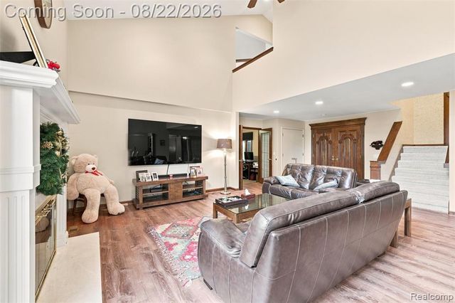 2070 Reagan Drive, Rochester Hills, MI 48309