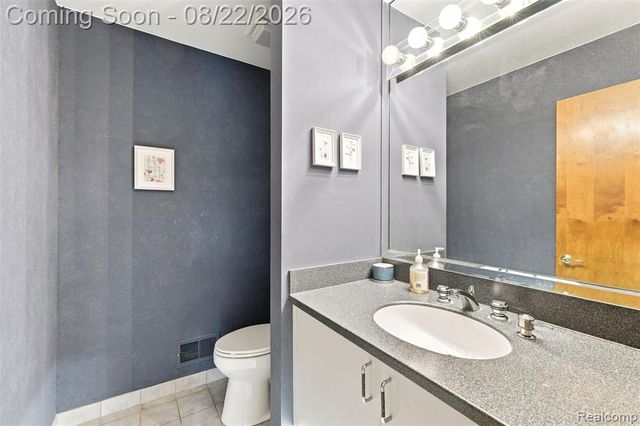 2070 Reagan Drive, Rochester Hills, MI 48309