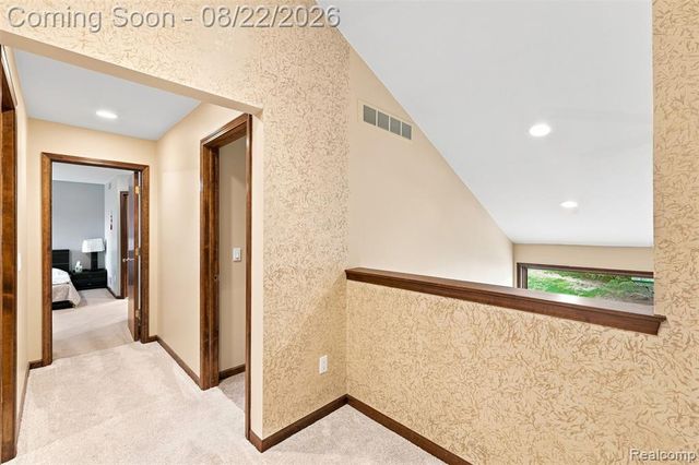 2070 Reagan Drive, Rochester Hills, MI 48309