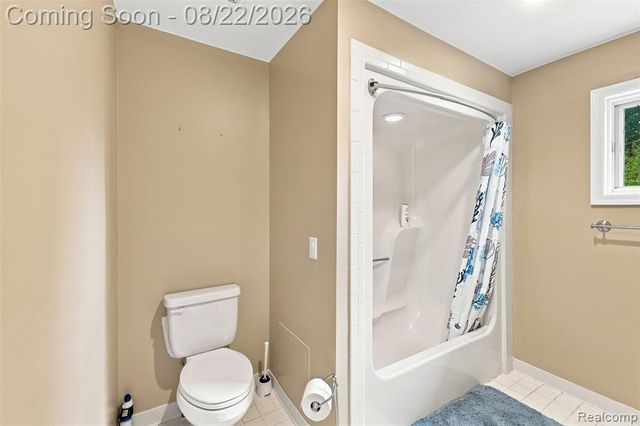 2070 Reagan Drive, Rochester Hills, MI 48309