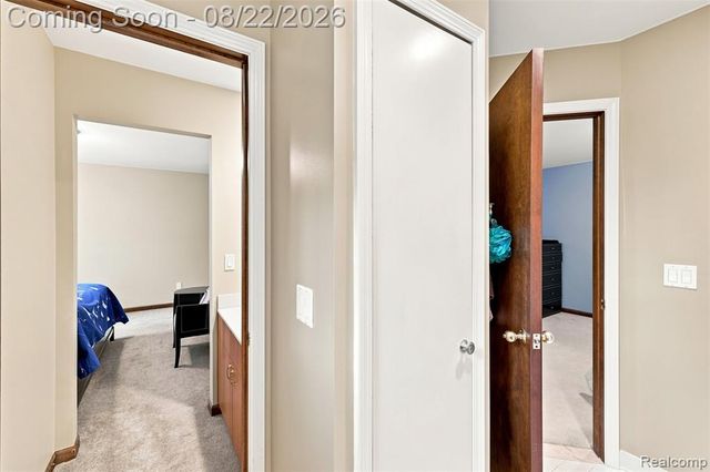 2070 Reagan Drive, Rochester Hills, MI 48309
