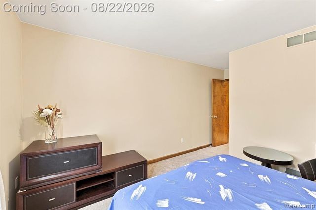 2070 Reagan Drive, Rochester Hills, MI 48309