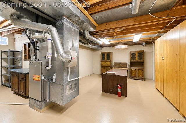 2070 Reagan Drive, Rochester Hills, MI 48309