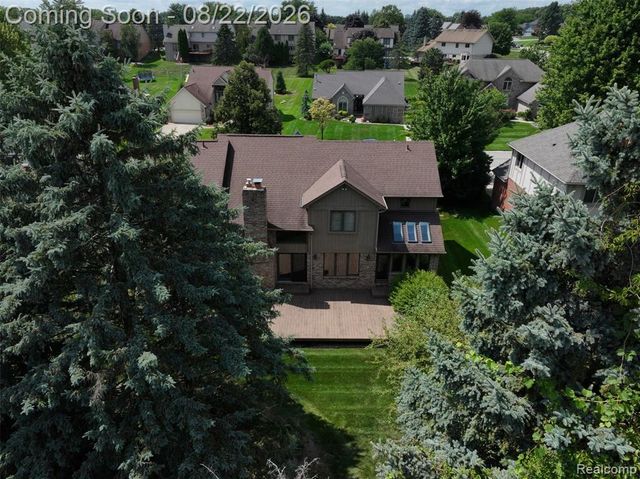 2070 Reagan Drive, Rochester Hills, MI 48309