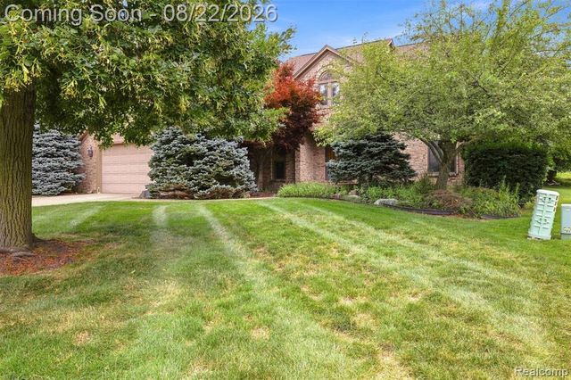 2070 Reagan Drive, Rochester Hills, MI 48309