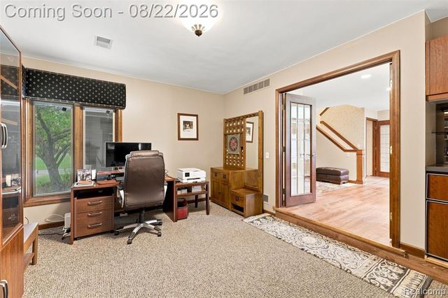 2070 Reagan Drive, Rochester Hills, MI 48309